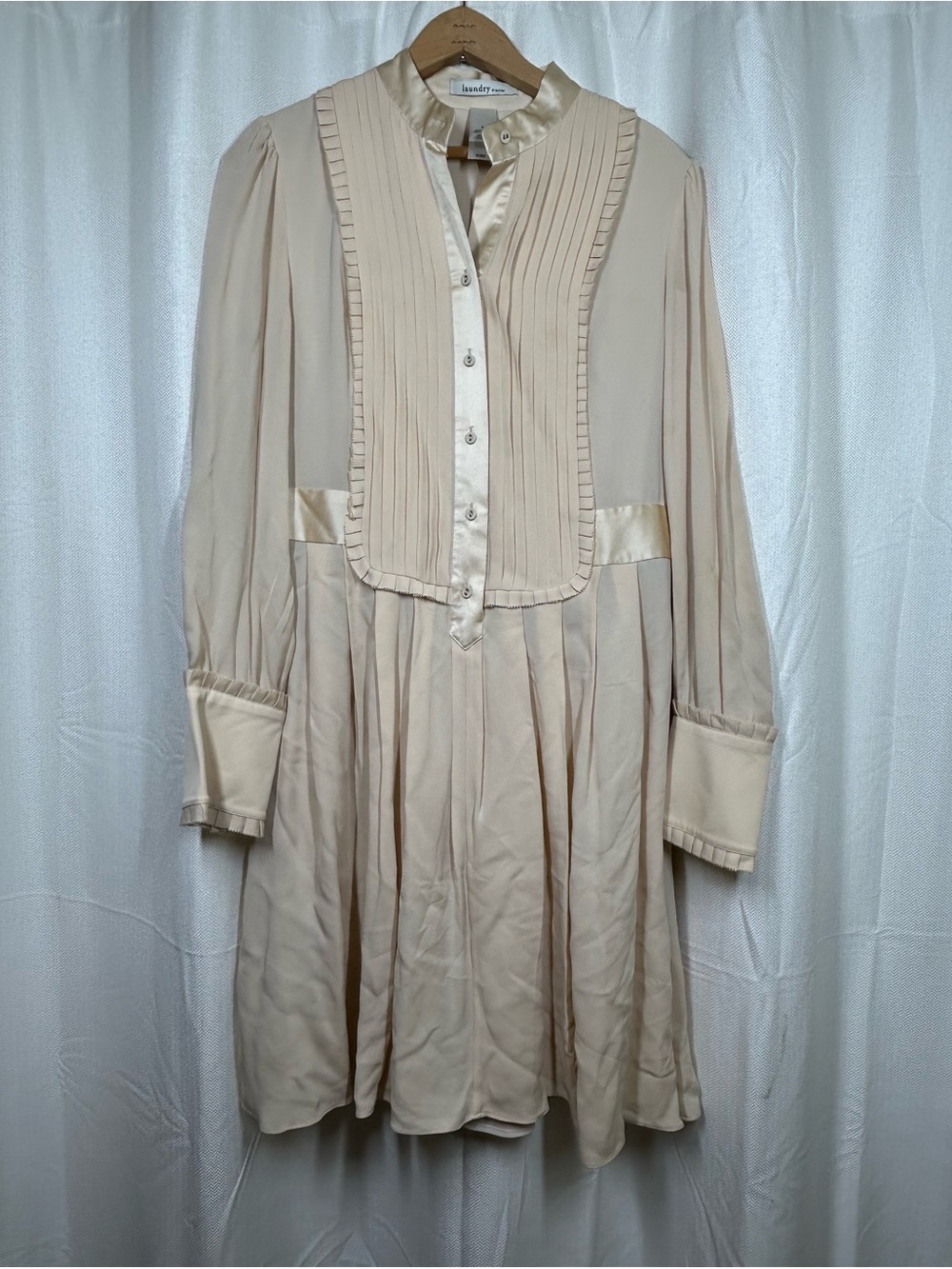 Laundry By Design Cream 100% Silk Long Sleeve Mini Size 8 Buttons Pleated